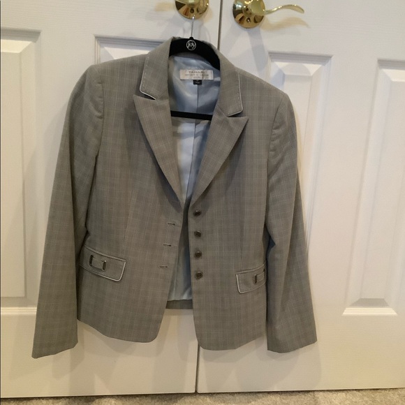 Tahari Gray Size 8 Petite Suit/Skirt Set - Picture 2 of 3